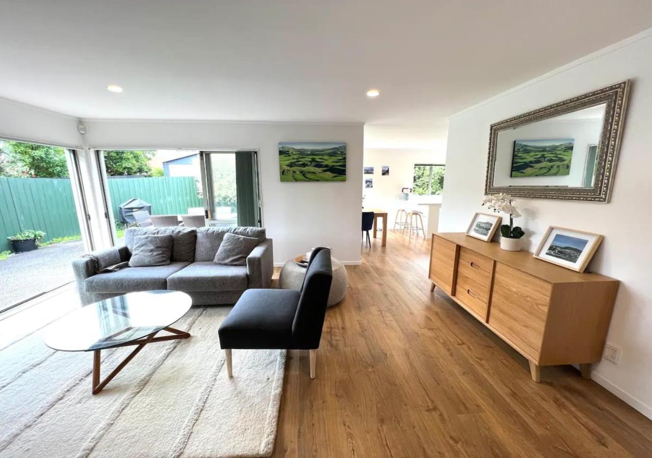 Private And Sunny 3-Bedroom Home With Parking Auckland Exterior foto